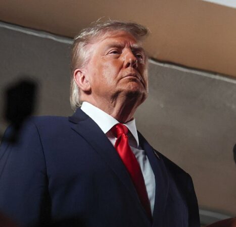 Trump Says Top Iranian Officials Pleaded with Him to Stop Retaliatory Strikes After US Chopper Went Down
