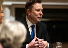 SpaceX debuts, and Elon Musk officially lands status as ‘trillionaire’