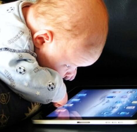 Babies and Toddlers Under Two Should Have No Screen Time, Landmark Study Warns