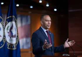 Jeffries pivots to Trump and GOP when asked about noncitizens on New Jersey voter rolls