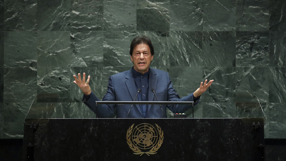 Pakistani ex-PM Imran Khan moved back to jail after medical checkup 54047293d4816
