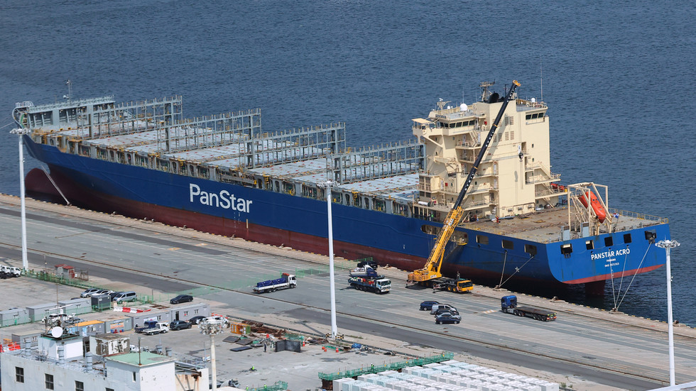 Major Asian exporter tests Russian Arctic shortcut to Europe 6a8966222030270de66b749f