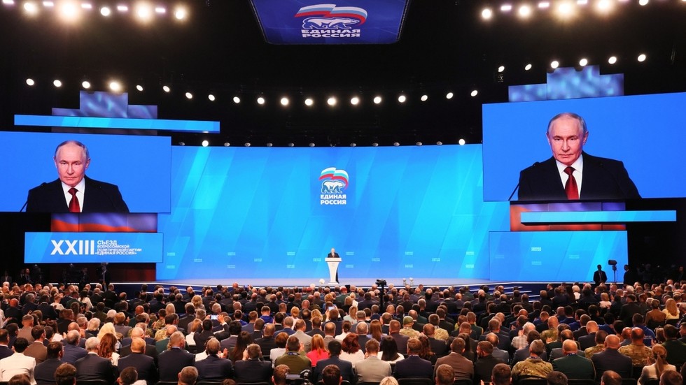 Putin speaking at Russia’s ruling party congress 6a896a47203027171e3b960a 1