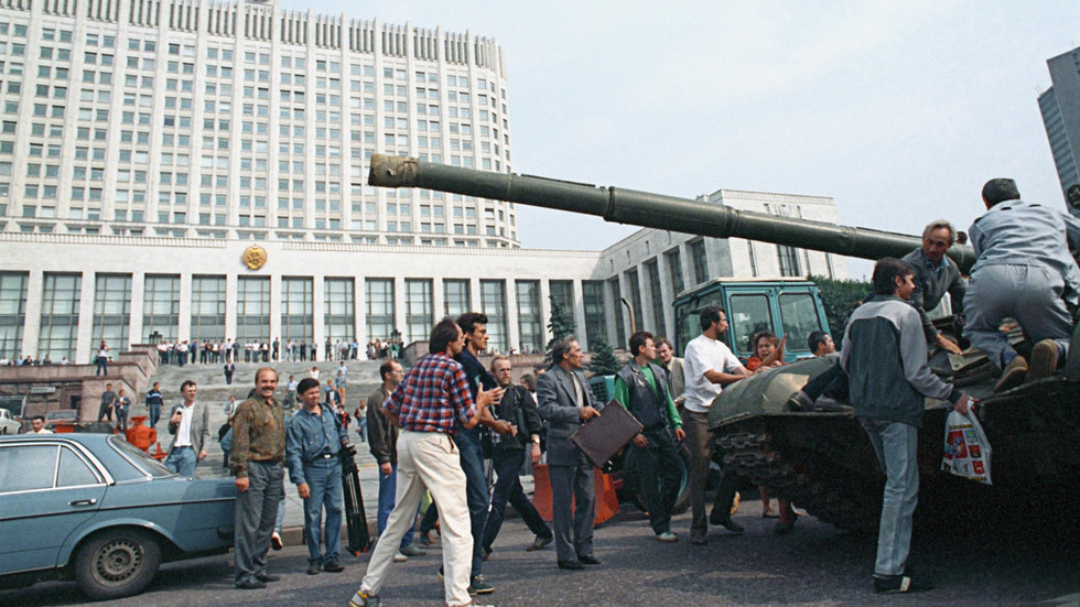 Why August 1991 failed to bring peace between Russia and the West 6a8eec71203027574e6521a9