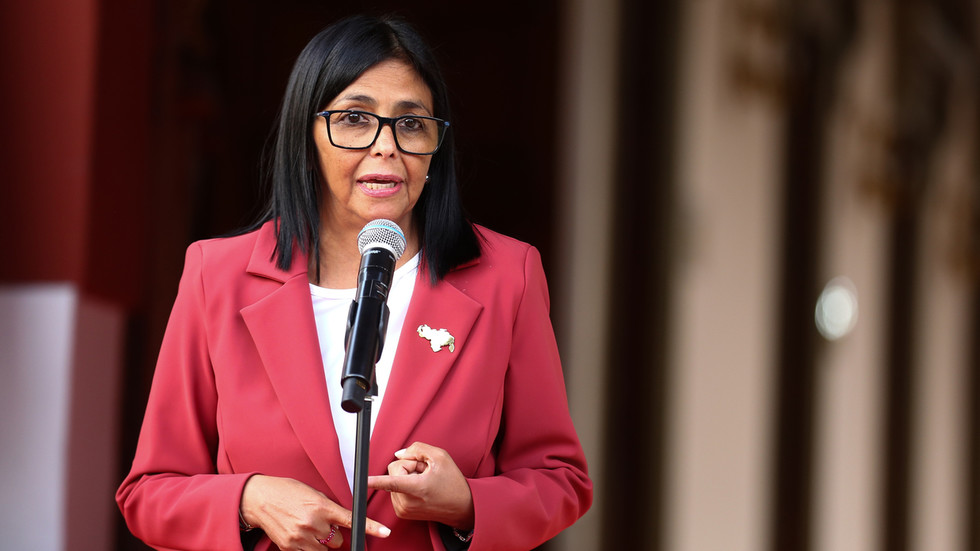 Venezuela’s interim president addresses US oil deal 6a9442c92030272439107673