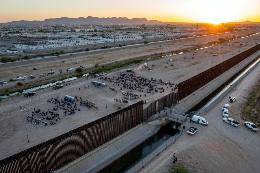 Trump petitions Supreme Court to take up Mexico border asylum ban 98dd0cc702571262