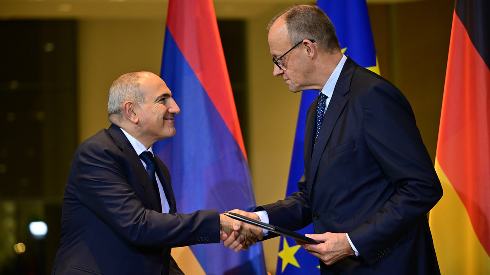 Pashinyan wants to trade Russia for Europe. Armenia could lose both b 3