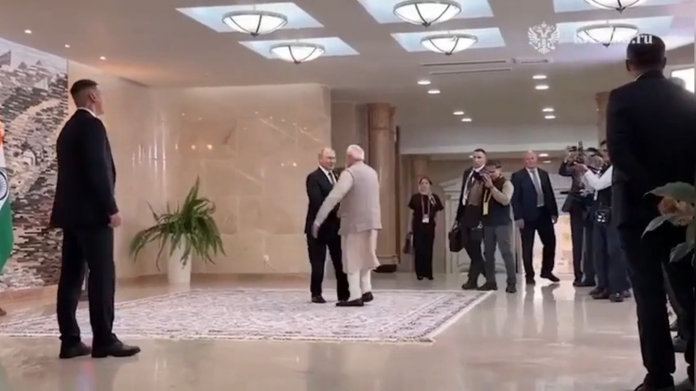 Modi advocates for Ukraine peace in meeting with Putin dd