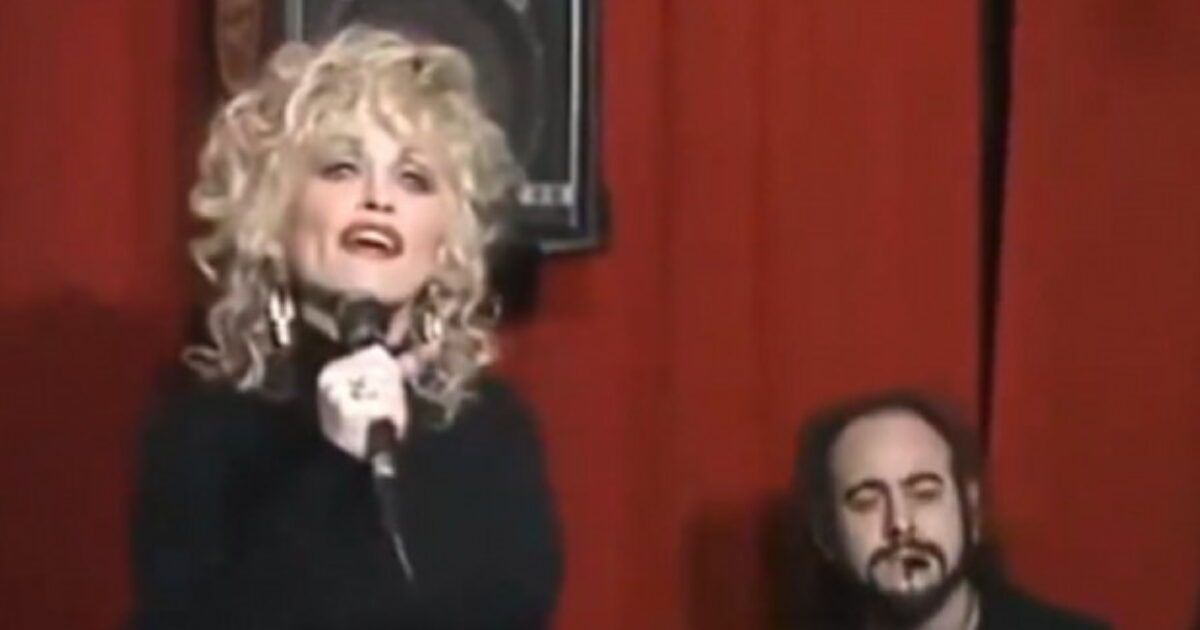 Have You Heard the Story About Dolly Parton Being Talked Into Singing a Song in a Pub While Vacationing in Ireland in 1990? dolly parton ireland 1200x630 1