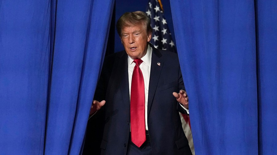 Trump’s fight with GOP senators over trade intensifies trumpdonald 082126ap01 w