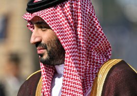 Saudi Leader Meets U.S. Commander as Houthi Attacks Threaten Oil Markets