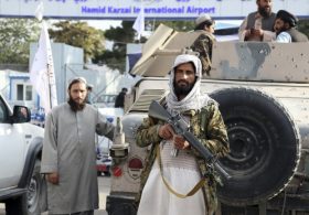 Letters From the Basement: Afghan Girls Risk Arrest to Learn : Then Hand CBS Their Plea for Help