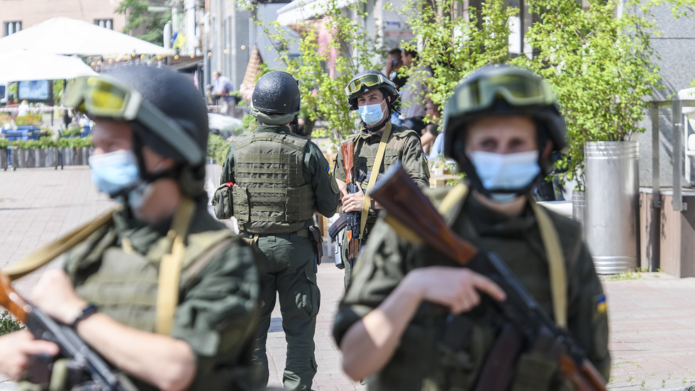 Ukrainian security agents probed for speaking Russian during Kiev gunfight 54039512edac2 14