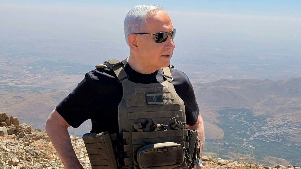 Netanyahu threatens Iran from occupied Syrian mountain 54059396c3525