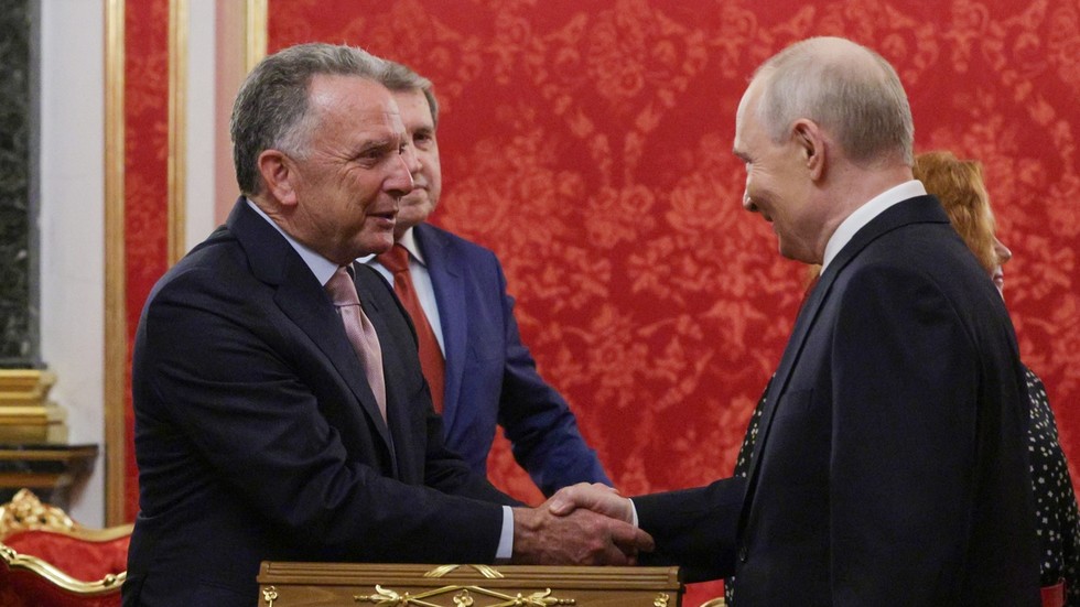 Witkoff tells Putin freed ex-US Marine’s family ‘incredibly indebted to you’ 6a9c62eb2030270ef173215f