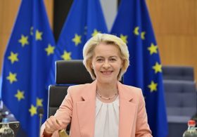 Von der Leyen sends Zelensky €3.3 bn after phone call