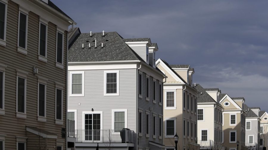 Benchmark mortgage rate hits highest mark in over a year AP18082719909589 e1783773786574