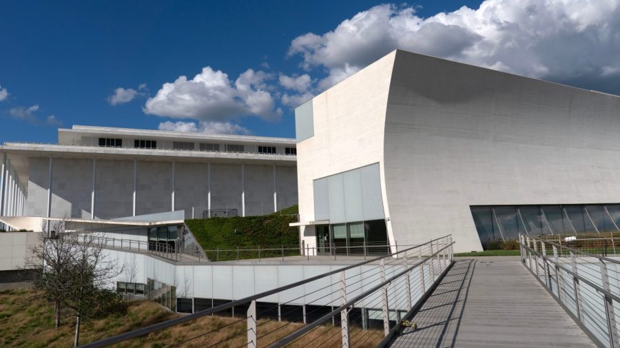 Kennedy Center could close as early as Tuesday as officials warn of impending ‘fiscal collapse’ AP26249779418530 e1789406234383