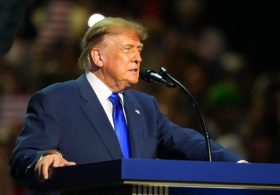 Trump pledges $5K checks if Republicans do well in the midterms. Can he legally do that?