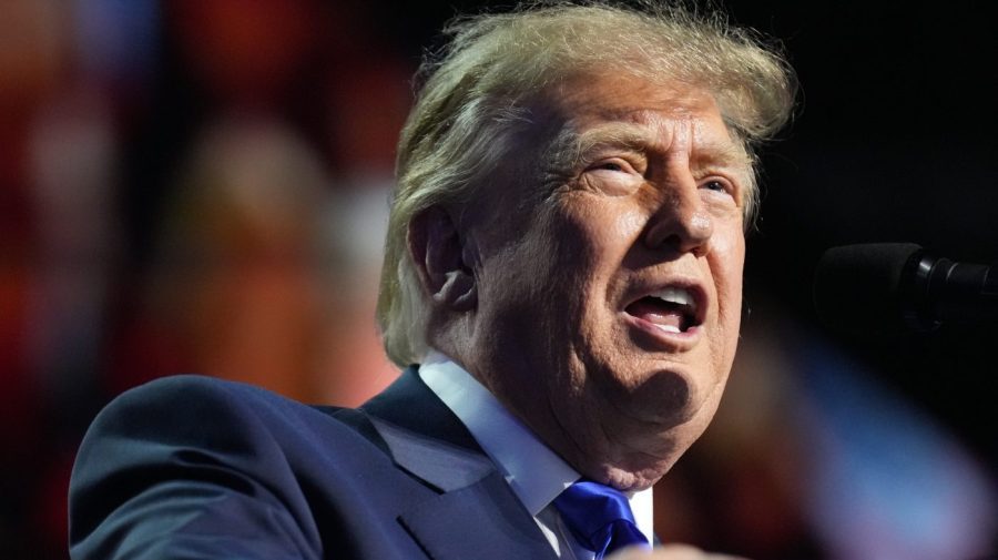 Trump says Ukraine should halt Russian refinery strikes amid surging diesel prices AP26253068231650 e1789063805619 1