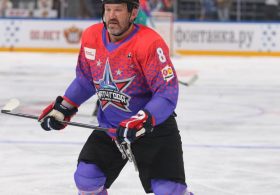 Russian NHL star Ovechkin faces backlash for video appearance in pro-Putin video, says ‘not pro war’