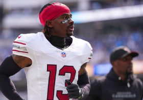 Cardinals Player Fined for Writing ‘Glory Be 2 God’ on His Eye Black