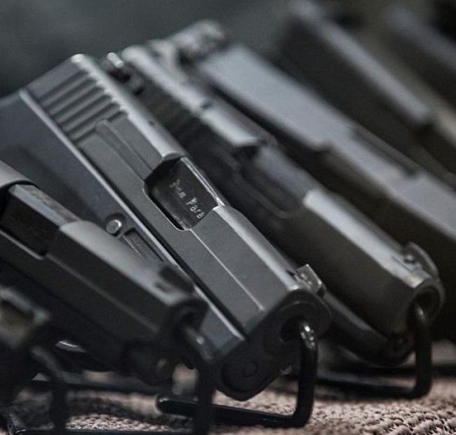 DOJ opinion finds 18-year-olds can buy handguns