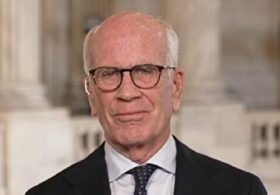 Dem Sen. Welch: Privately, GOP Senators ‘Absolutely Opposed’ to Trump’s Tariffs