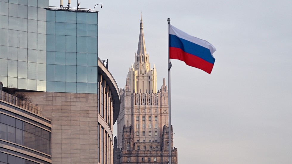 Moscow vows ‘harsh and painful’ response to Hungarian expulsions cc39