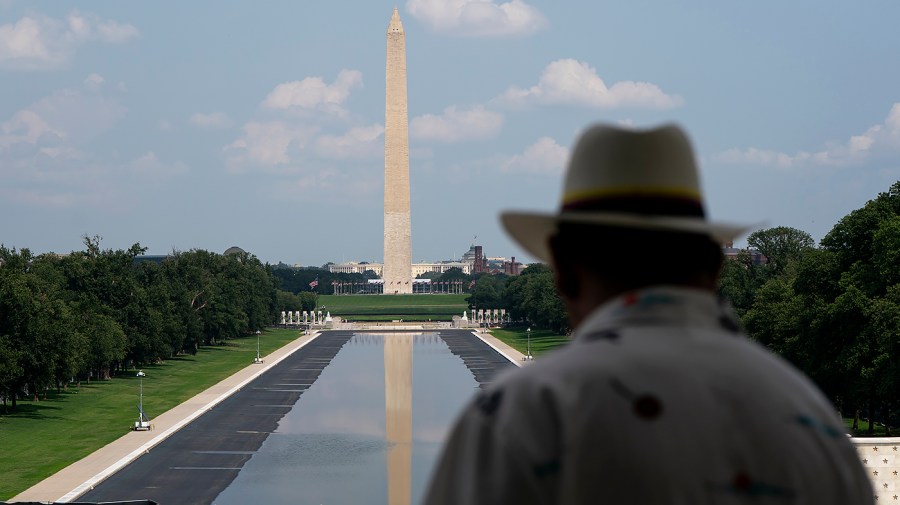Federal judge raises ‘meritless re-prosecution’ in Lincoln Memorial reflecting pool hearing lecting pool 081026gn12 w