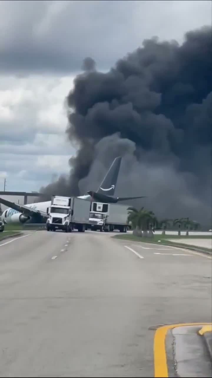 Amazon Prime Air Boeing 767 Cargo Jet Overruns Runway At Miami International Airport, Catches Fire rame2