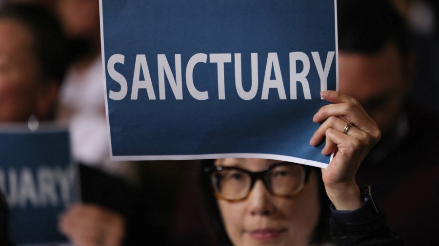 House Judiciary panel examines sanctuary city policies sanctuary cities los angeles 11192024 GettyImages 2185007654 1